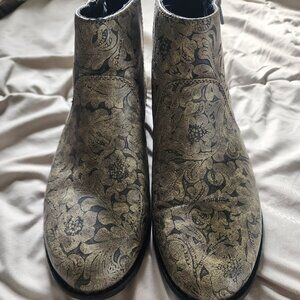 ROXY floral low heel ankle boots womens size US 6.5